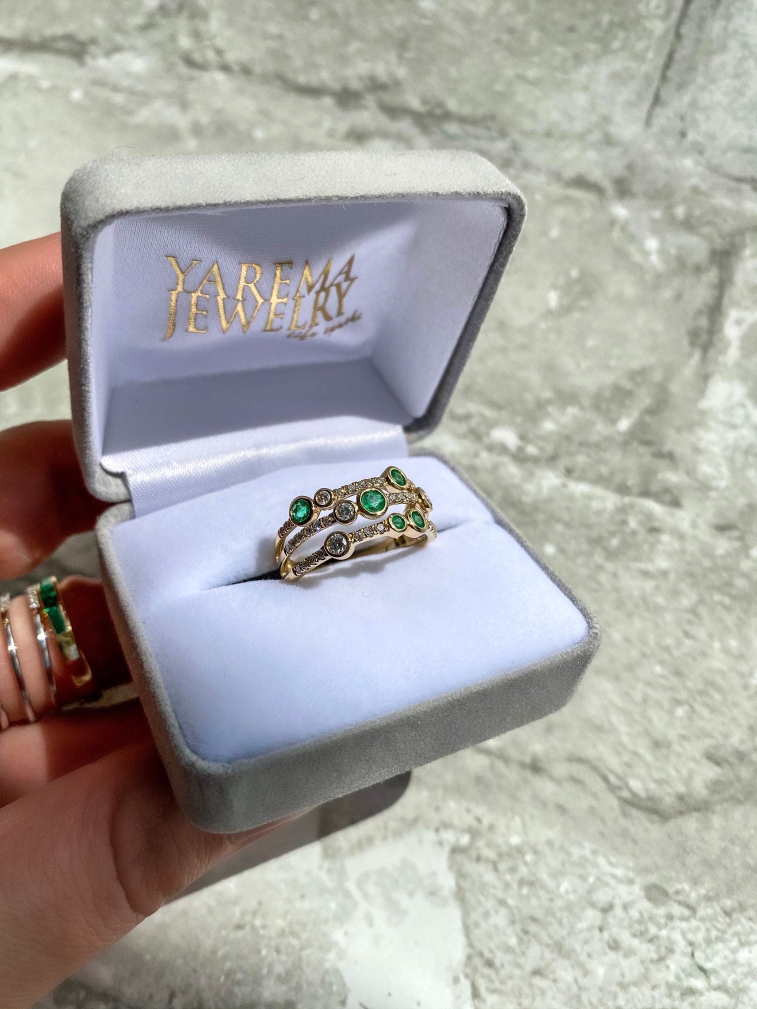 14k Emerald & 3/8ctw Diamond Ring - YAREMA JEWELRY